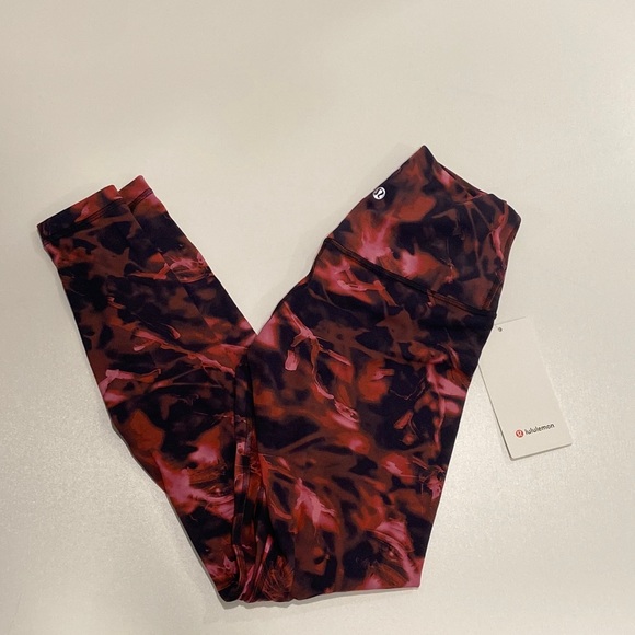 NWT Lululemon Align High-Rise Pant 28"
Intensity Pink Blossom Multi, SIZE 4 - Picture 2 of 4